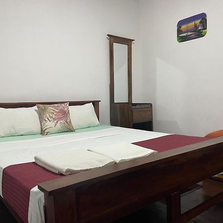 Lake Classical Guest House Kandy Bagian luar foto