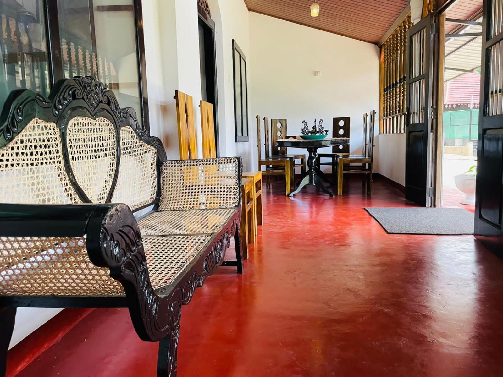 Lake Classical Guest House Kandy Bagian luar foto