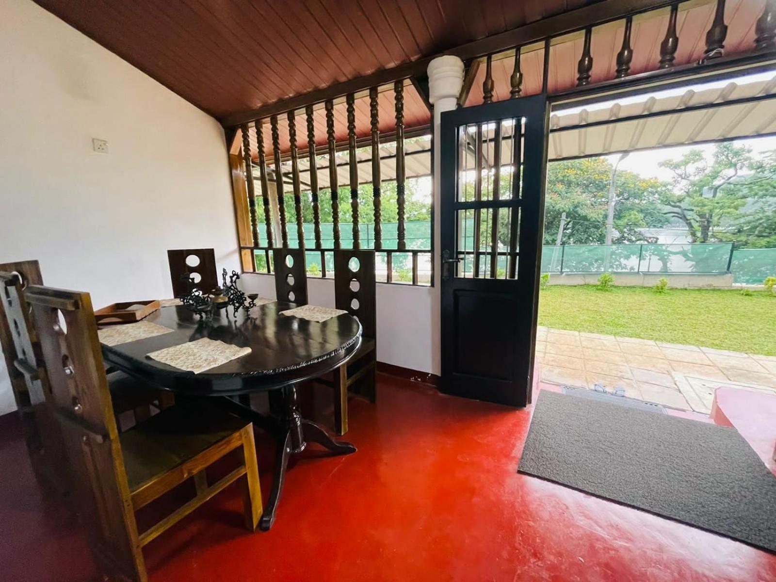 Lake Classical Guest House Kandy Bagian luar foto