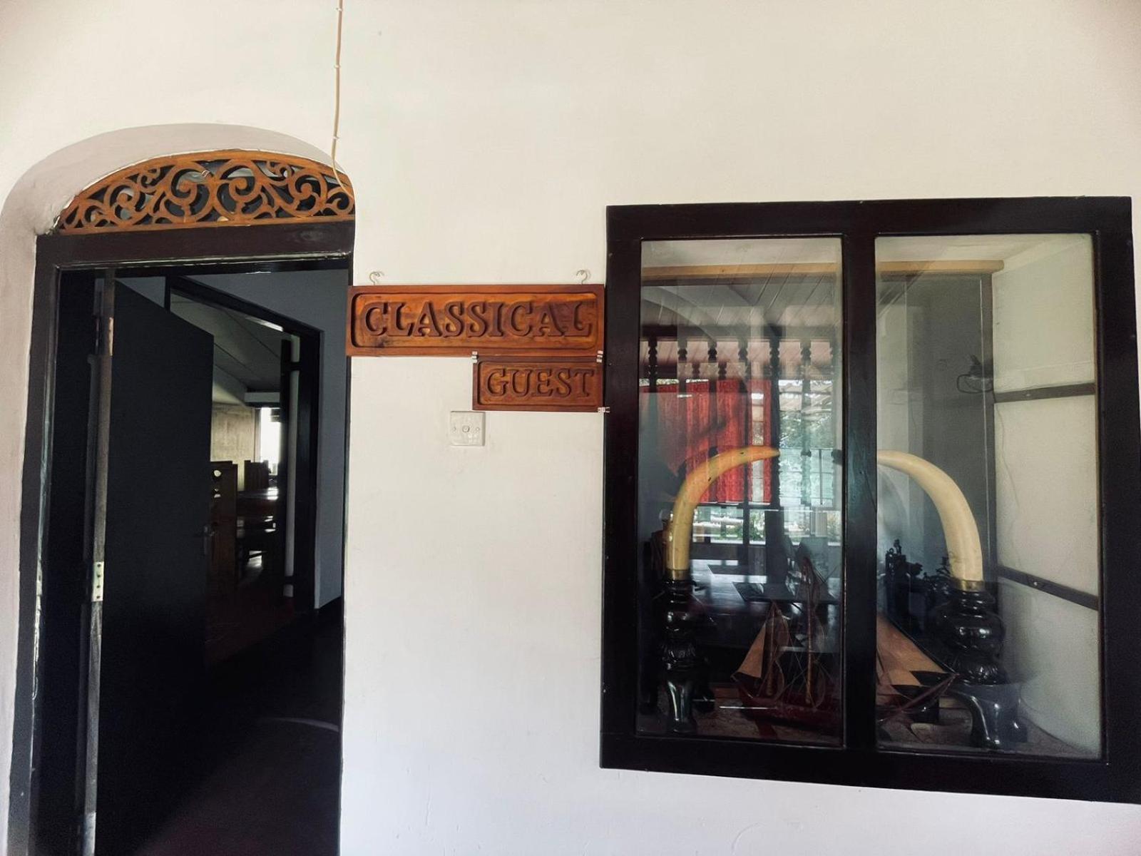 Lake Classical Guest House Kandy Bagian luar foto