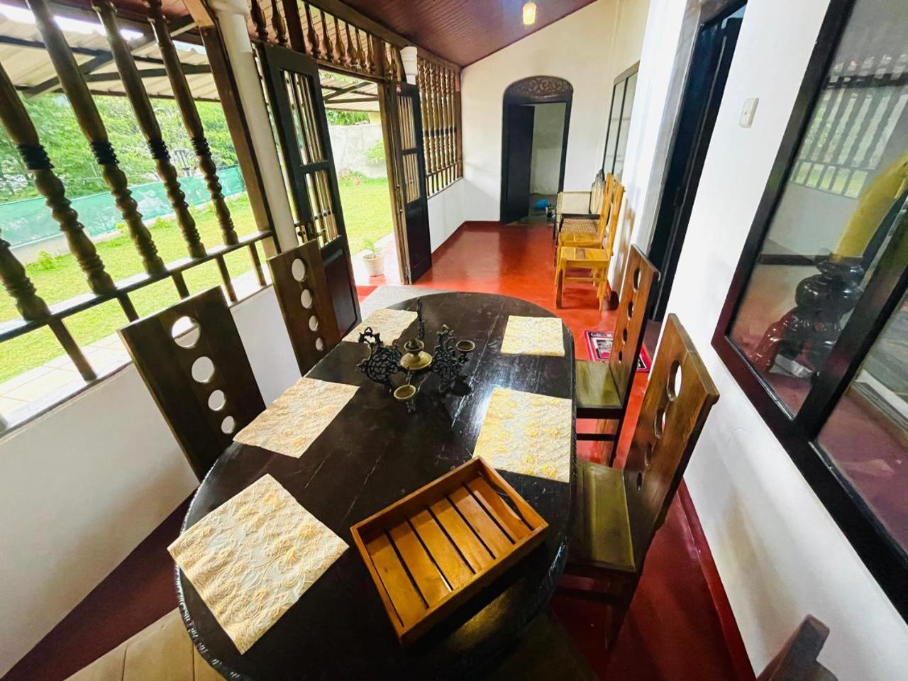 Lake Classical Guest House Kandy Bagian luar foto