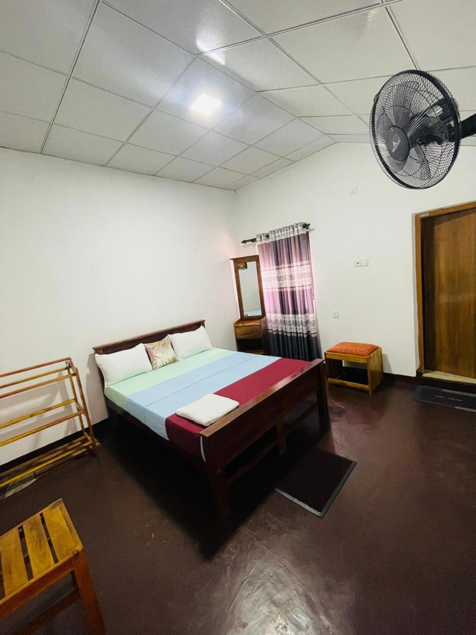 Lake Classical Guest House Kandy Bagian luar foto