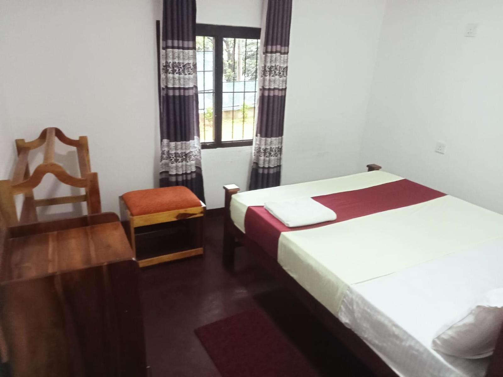 Lake Classical Guest House Kandy Bagian luar foto