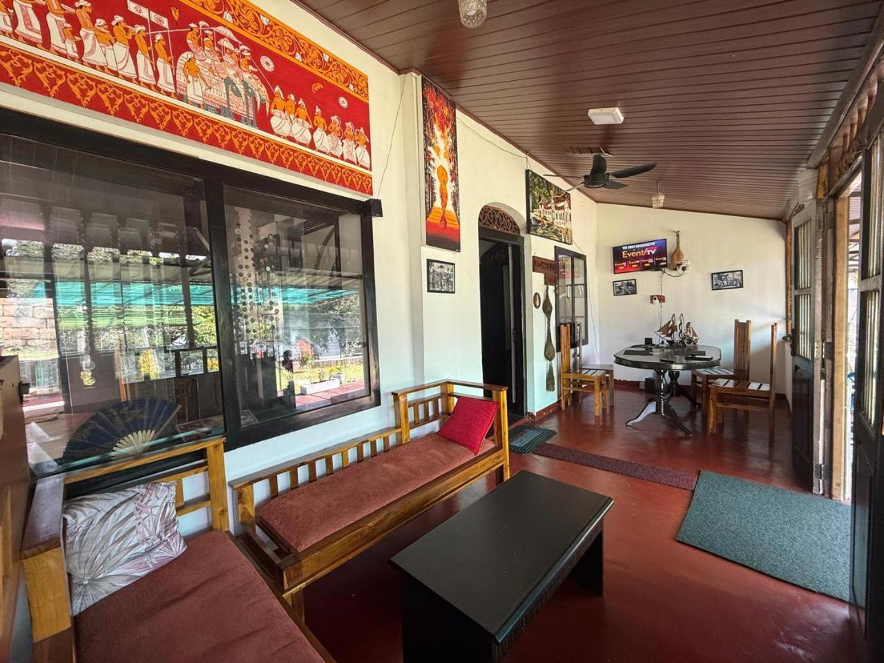 Lake Classical Guest House Kandy Bagian luar foto